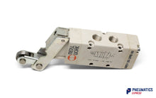 Load image into Gallery viewer, Metal Work MEV 25 URS OO Roller Lever Mechanical Valve (7001000610) 1/8", 5/2