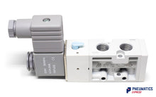 Load image into Gallery viewer, Mindman MVSC-260-4E1 AC220V Solenoid Valve 5/2 1/4"
