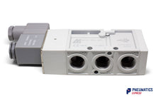 Load image into Gallery viewer, Mindman MVSC-300-4E1 Solenoid Valve (AC110v/AC220v/DC24v) 5/2, 3/8"
