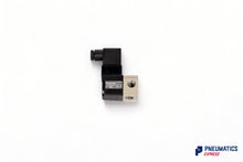 Load image into Gallery viewer, SMC EVT307W-5DZ-02F-Q Solenoid Valve