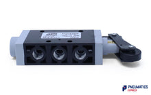 Load image into Gallery viewer, API AC2181520 Mechanical Valve 1/8" 5/2 Bi-directional Lever and Roller
